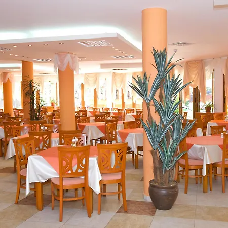 מלון Yavor Palace סאני ביץ'