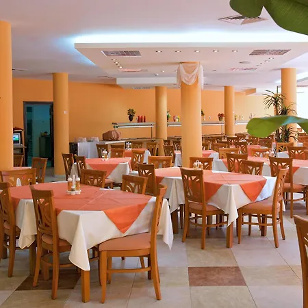 מלון Yavor Palace סאני ביץ'